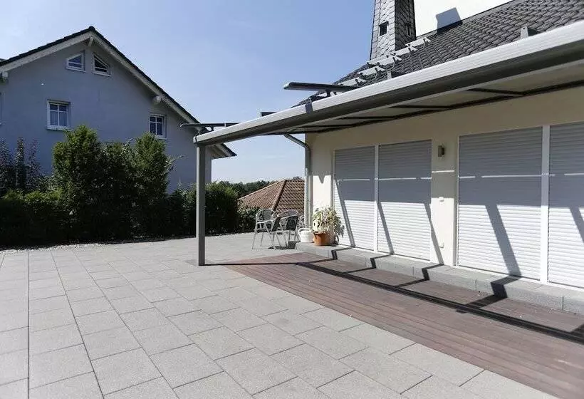 The White Design Apartment