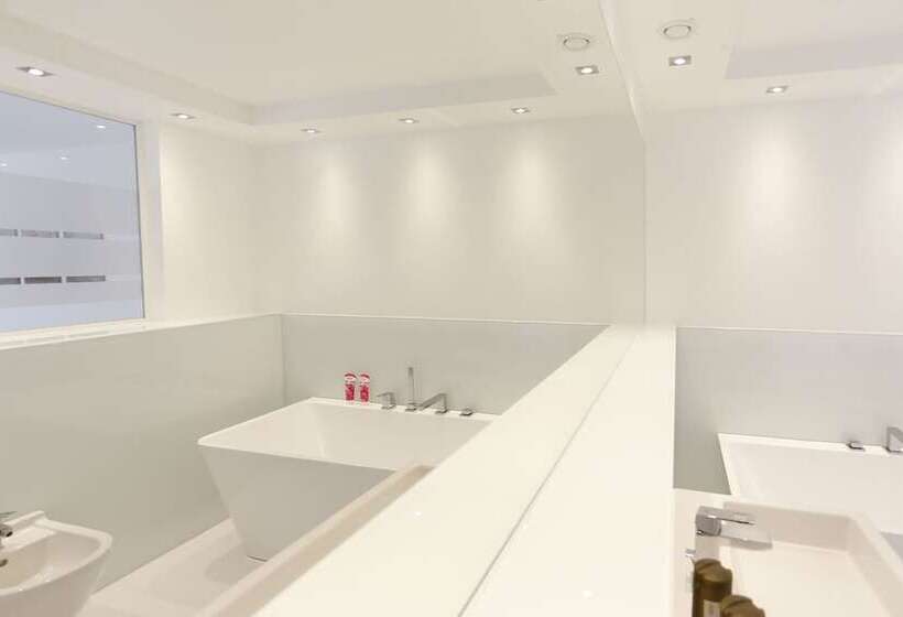 The White Design Apartment