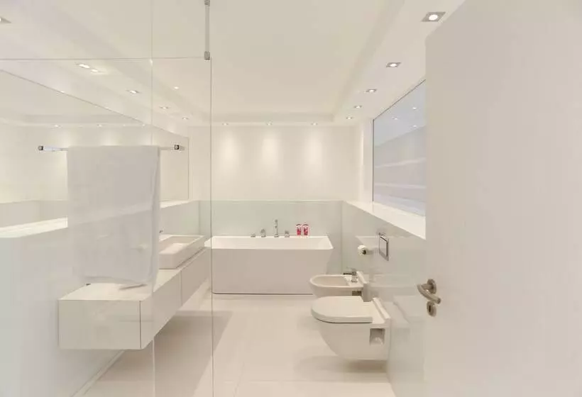 The White Design Apartment