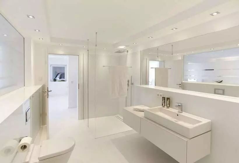 The White Design Apartment