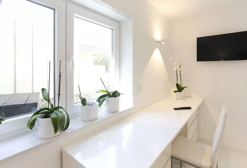 The White Design Apartment