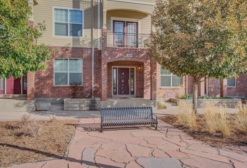 Urban Practicality! 3 Beds, Patios & Dog Friendly