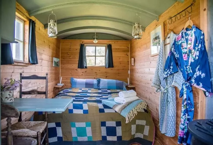 Abbey Shepherds Hut, Eye