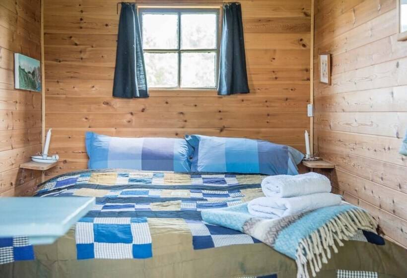 Abbey Shepherds Hut, Eye