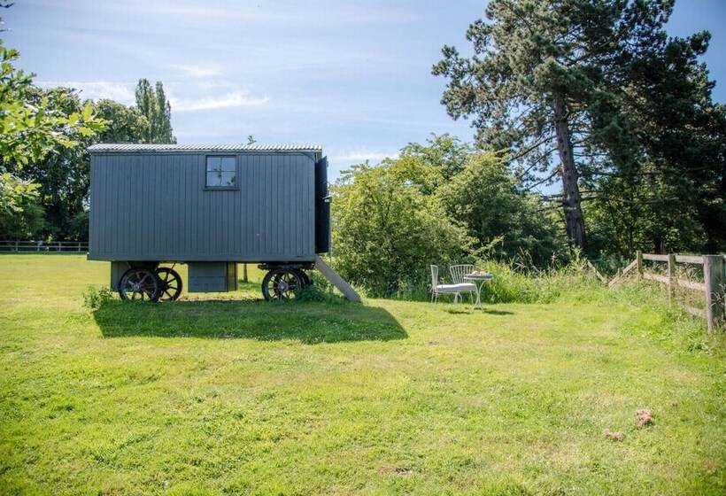 Abbey Shepherds Hut, Eye