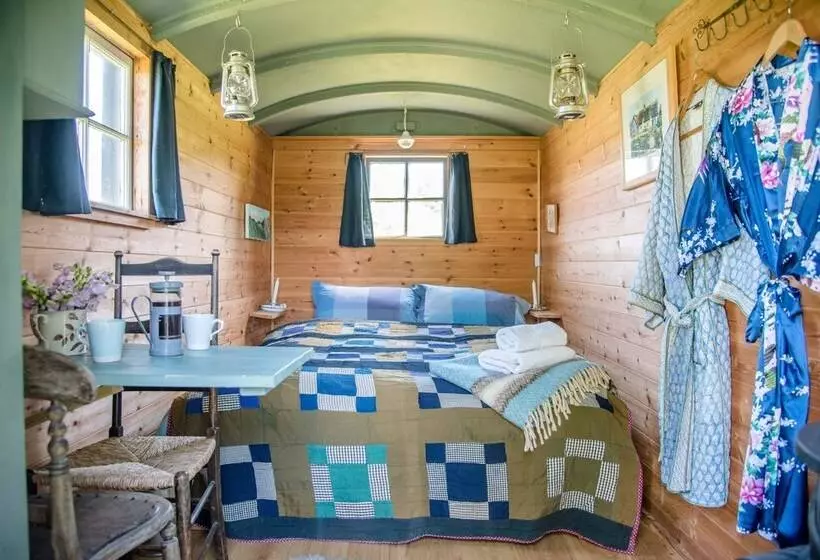 Abbey Shepherds Hut, Eye