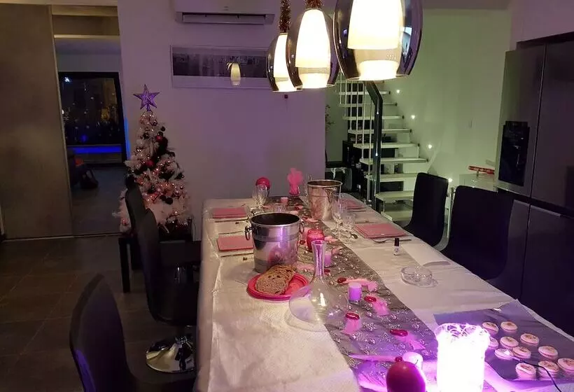 Aamiaismajoitus (B&B) Chambre Cosy Adults Only