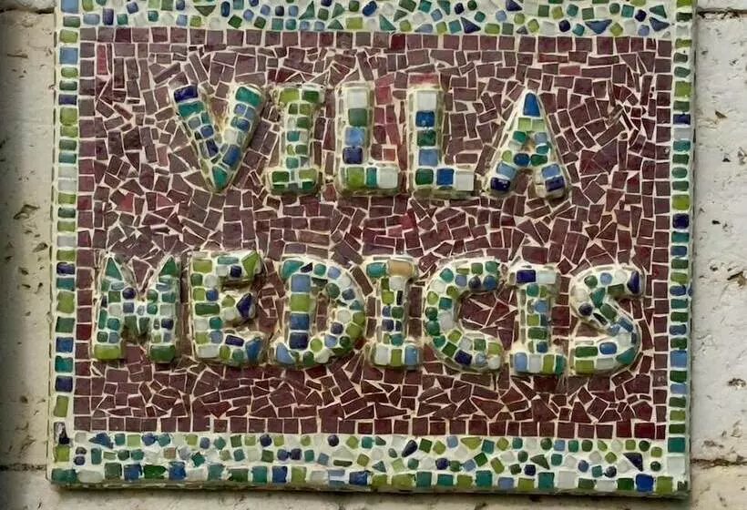 ベッドアンドブレックファースト Villa Medicis