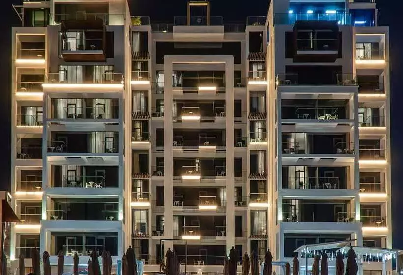 C Central Hotel And Resort The Palm