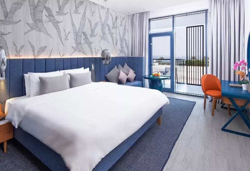 C Central Hotel And Resort The Palm
