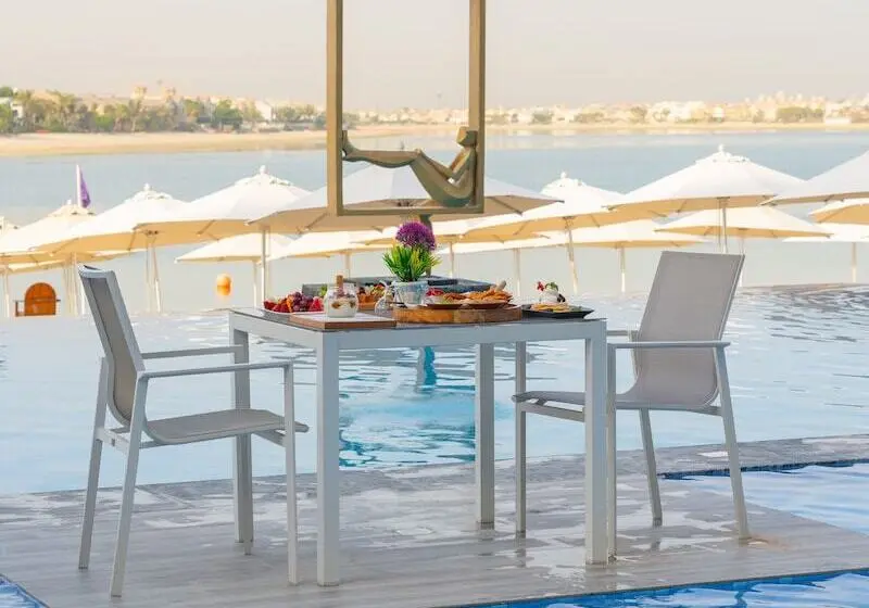 C Central Hotel And Resort The Palm