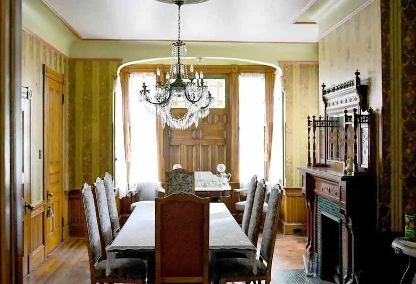 Gillis Grier Bed & Breakfast