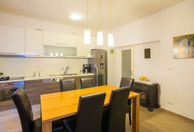 Hedera Estate, Hedera A3