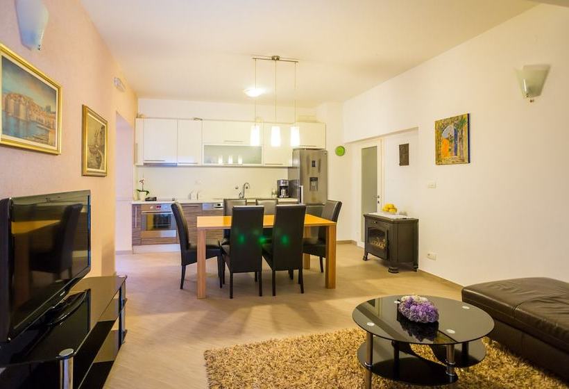 Hedera Estate, Hedera A3