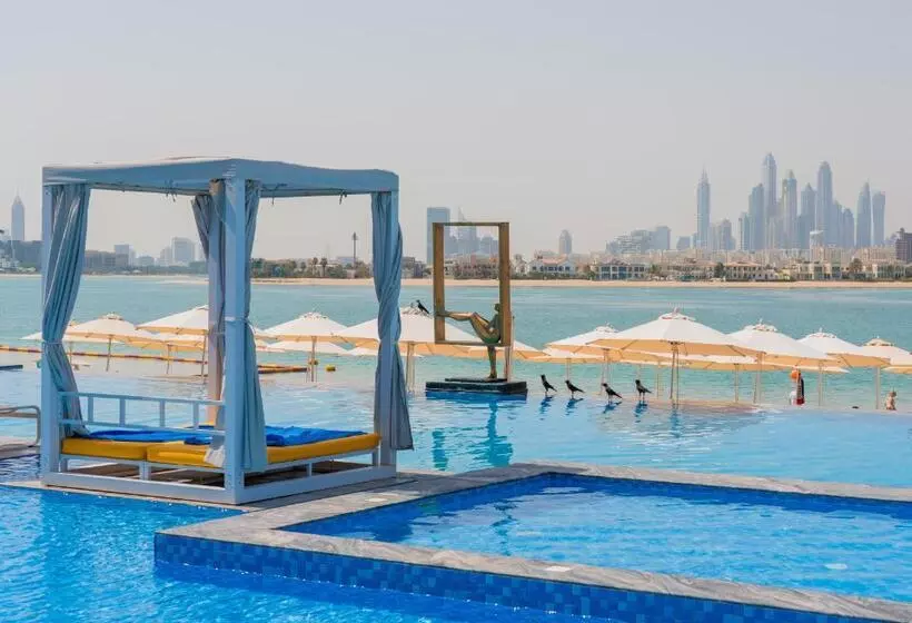 C Central Hotel And Resort The Palm