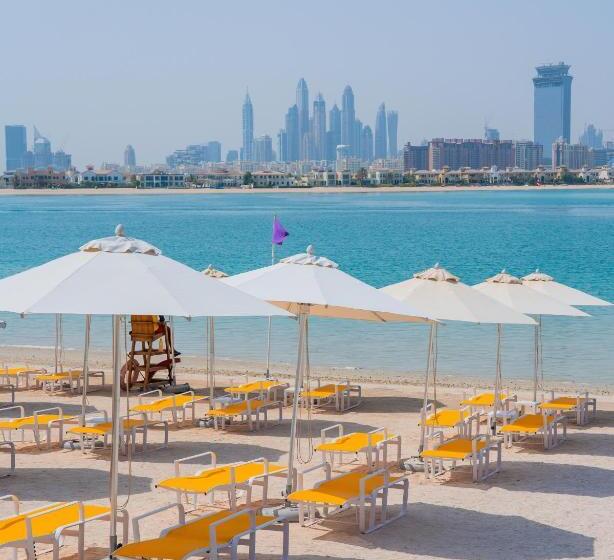 C Central Hotel And Resort The Palm