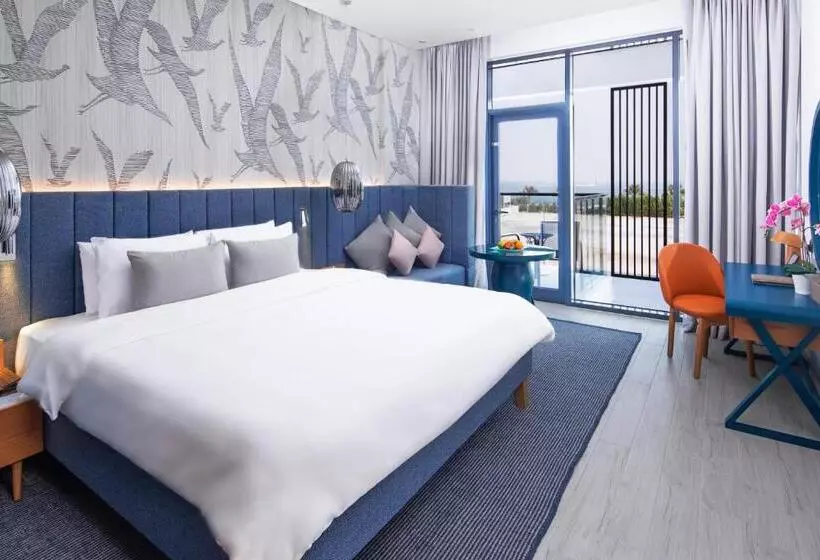 C Central Hotel And Resort The Palm