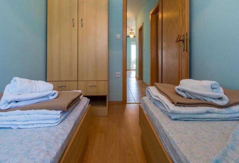 Apartments In Dramalj 42928