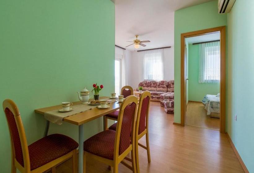 Apartments In Dramalj 42928