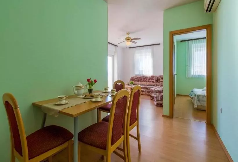 Apartments In Dramalj 42928