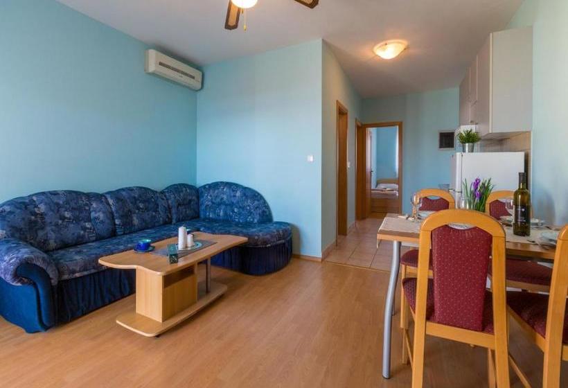 Apartments In Dramalj 42928