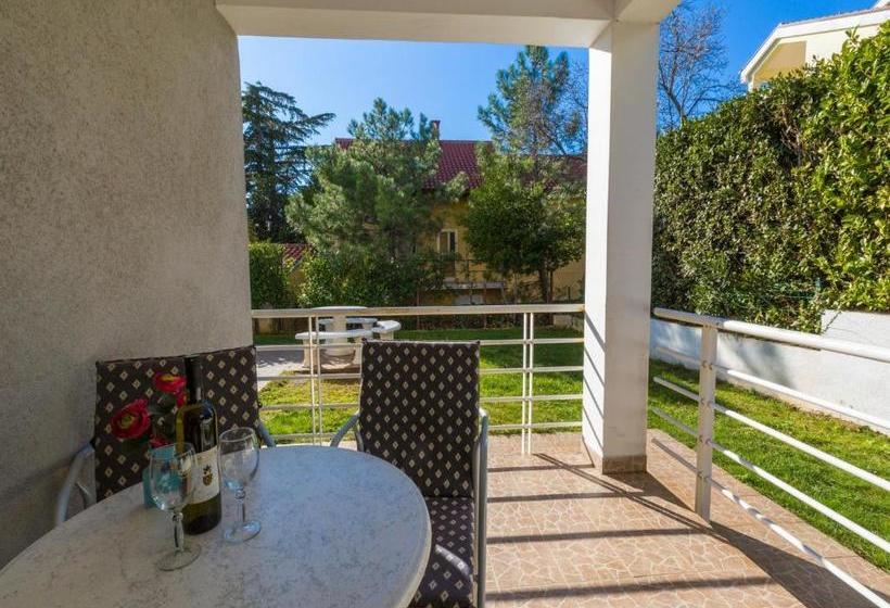 Apartments In Dramalj 42928