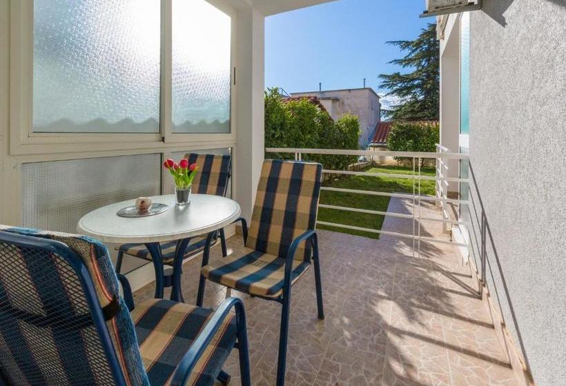 Apartments In Dramalj 42928