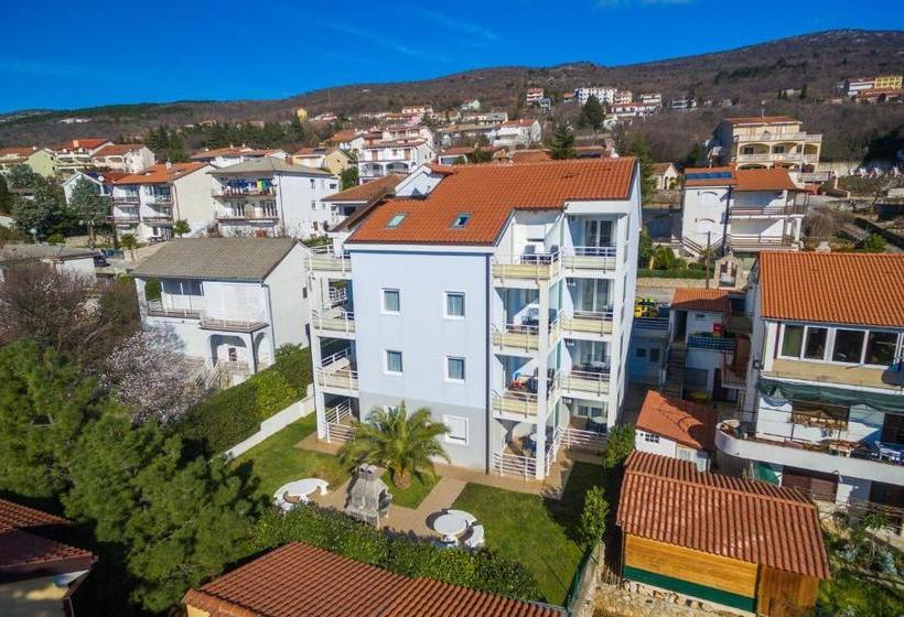 Apartments In Dramalj 42928