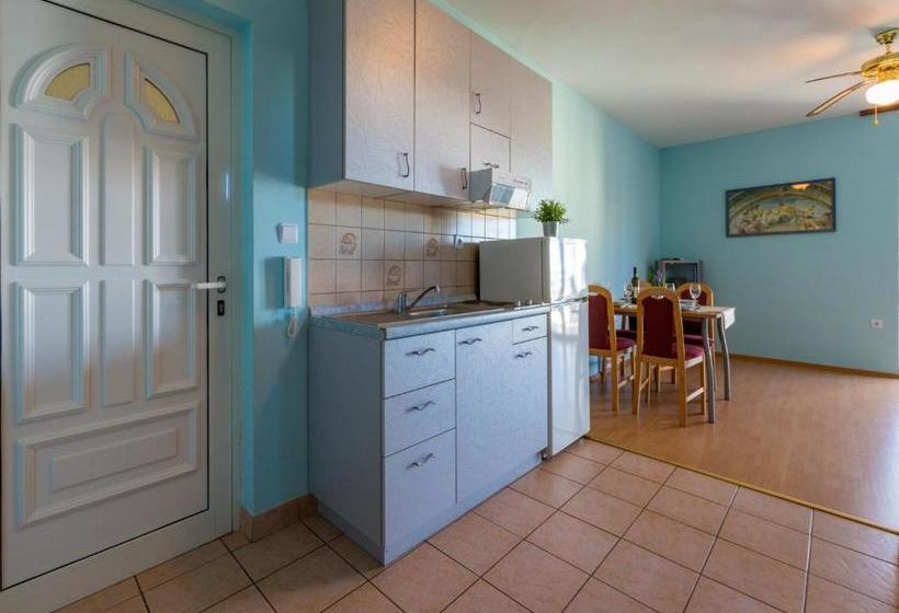 Apartments In Dramalj 42928