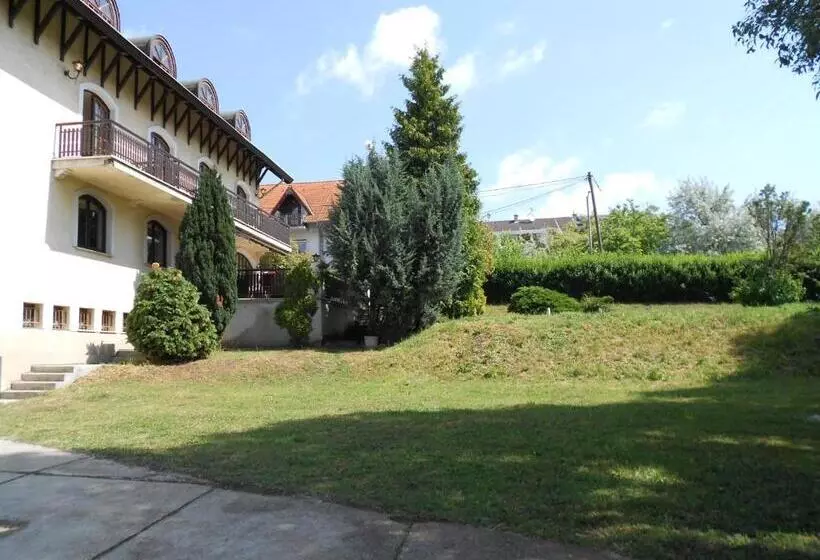 ペンション Peregrino Panzio