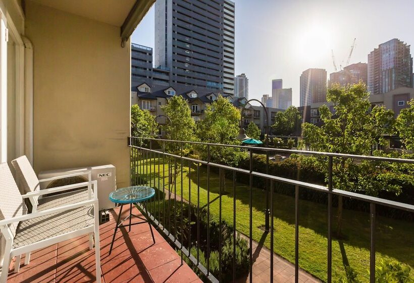 Amal, 1bdr North Melbourne Apartment