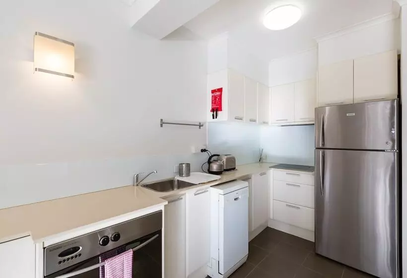 Amal, 1bdr North Melbourne Apartment