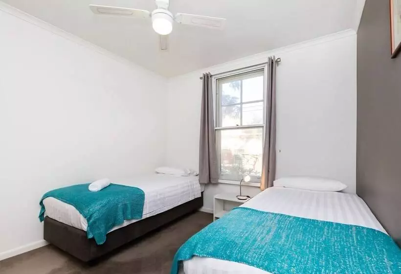 Amal, 1bdr North Melbourne Apartment