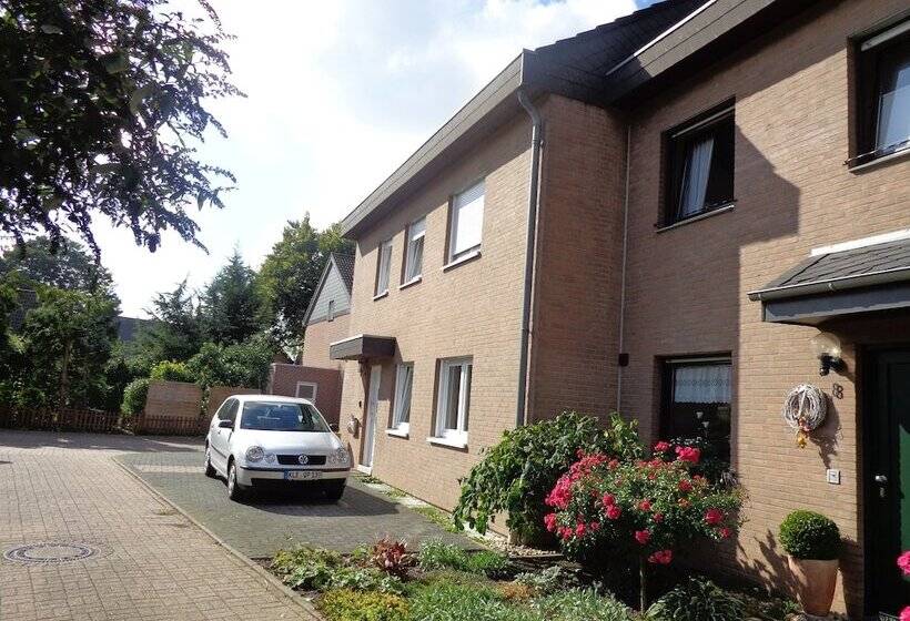 Exclusive Apartment   Rees