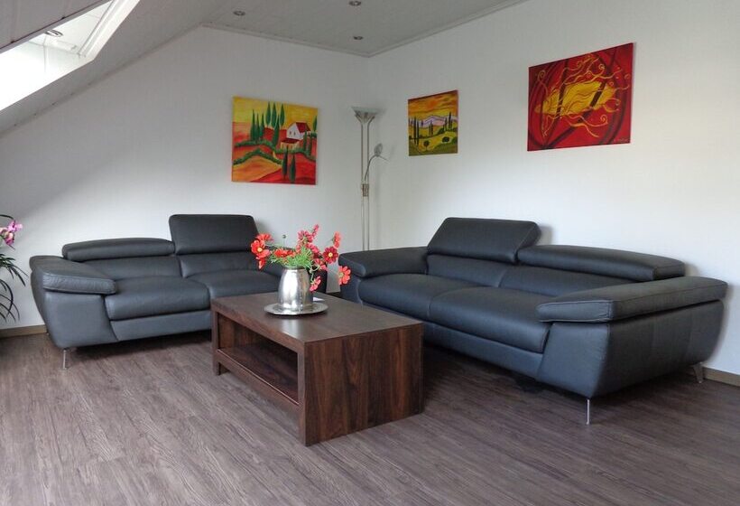 Exclusive Apartment   Rees