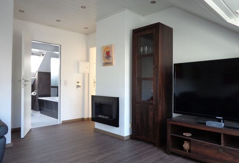 Exclusive Apartment   Rees