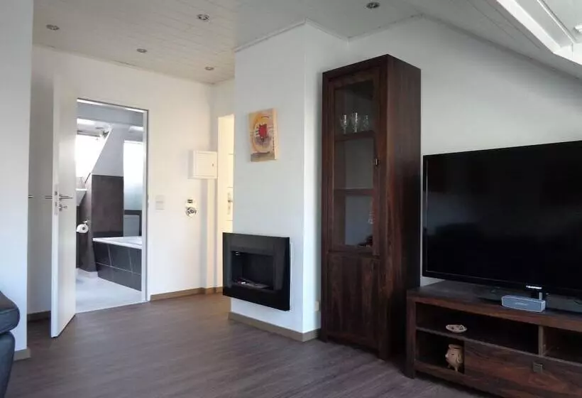 Exclusive Apartment   Rees