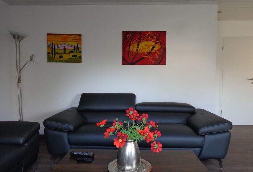 Exclusive Apartment   Rees