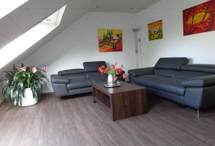 Exclusive Apartment   Rees