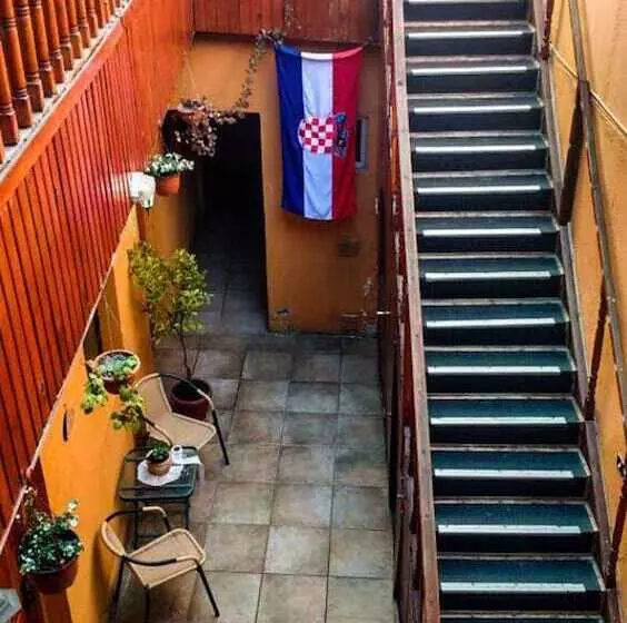 Hostal Croata