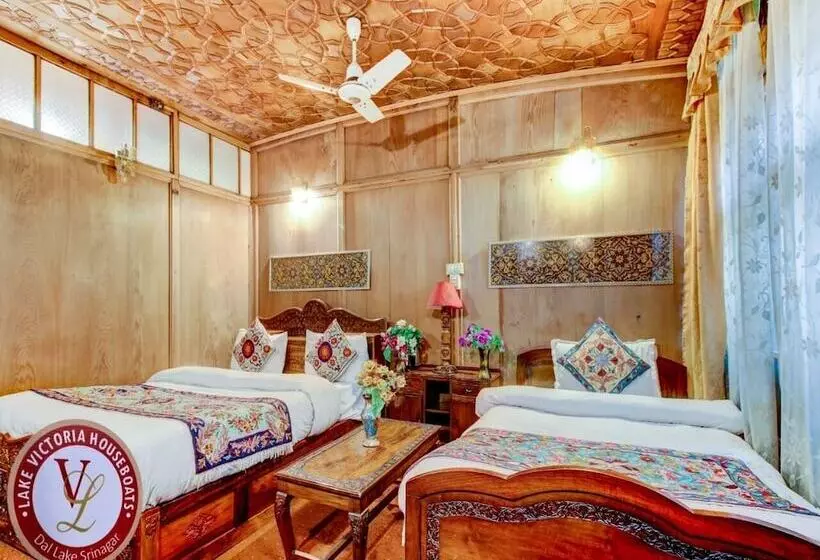 هتل Lake Victoria Houseboats