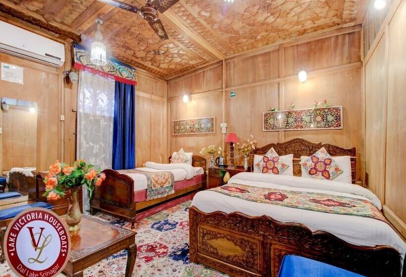 Hotel Lake Victoria Houseboats