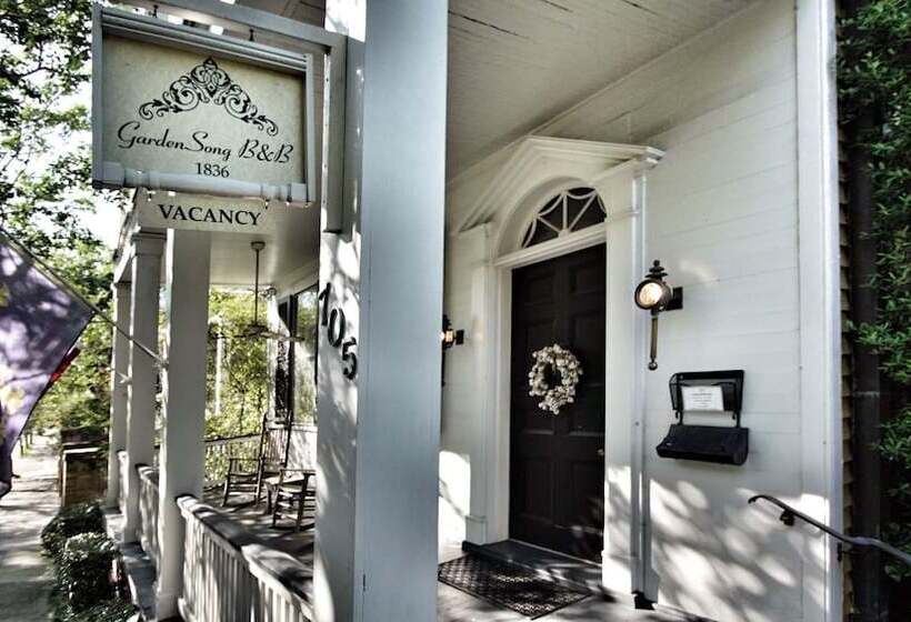 پانسیون Gardensong B&b