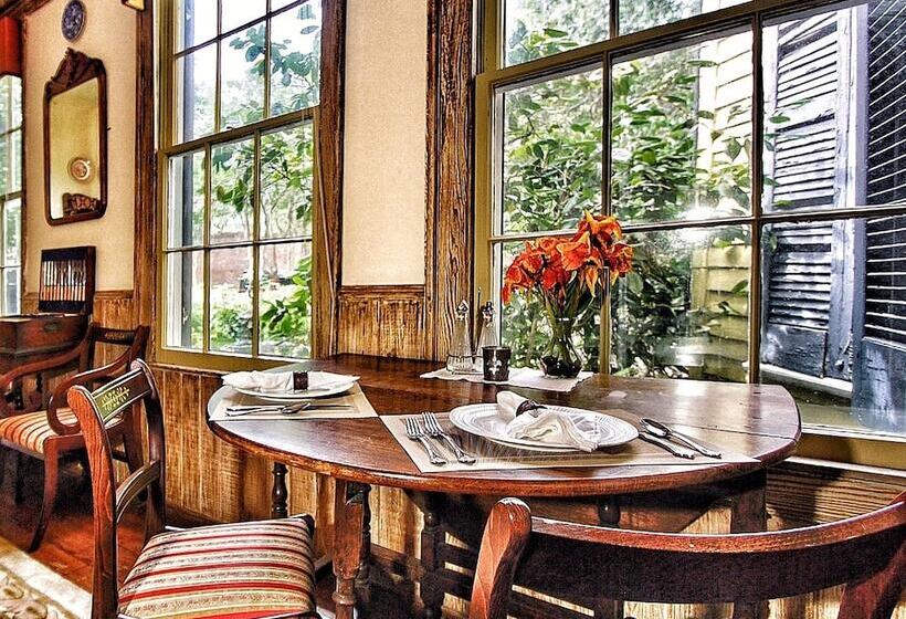 پانسیون Gardensong B&b