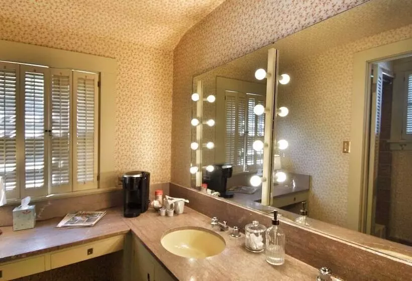 پانسیون Gardensong B&b