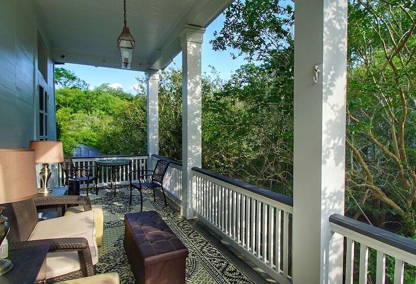 پانسیون Gardensong B&b