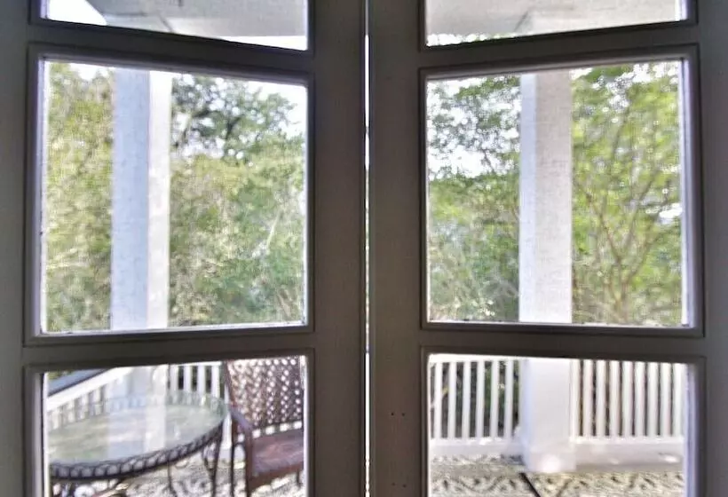 پانسیون Gardensong B&b