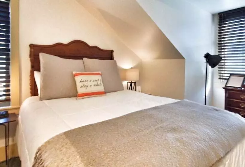 پانسیون Gardensong B&b