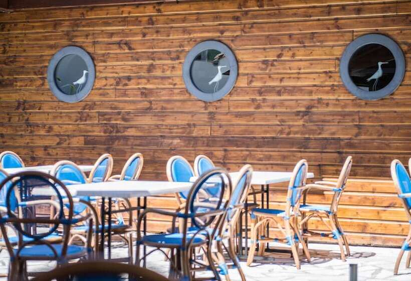 בית מלון כפרי Camping Les Grenettes