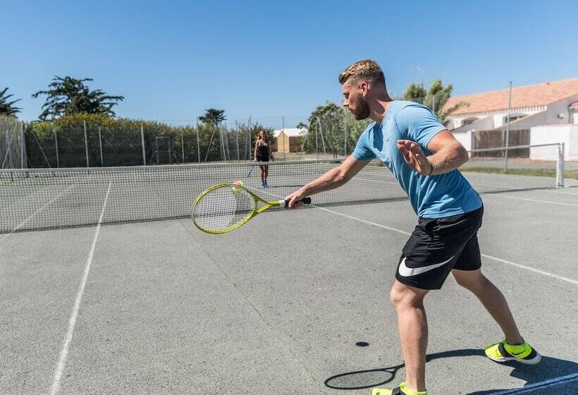 בית מלון כפרי Camping Les Grenettes